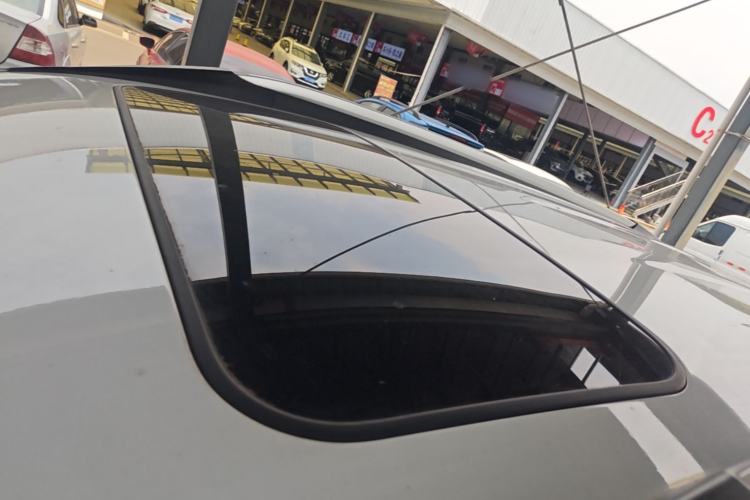 Used Haval M6 2017 1.5T Automatic Two-Wheel Drive Elite Model Roof