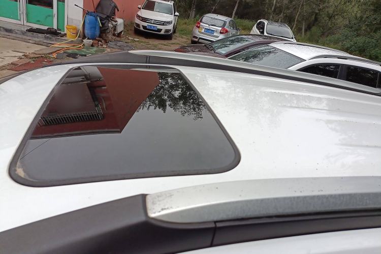 Used Haval M6 2017 1.5T Manual Two-Wheel Drive Elite Model Roof