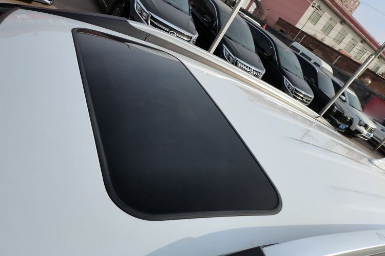 Used Haval M6 2017 1.5T Automatic Two-Wheel Drive Elite Model Roof
