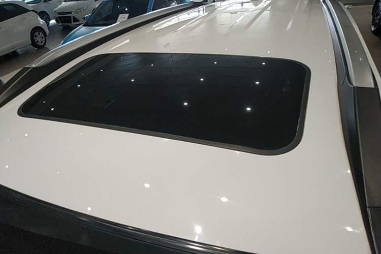 Used Haval M6 2017 1.5T Automatic Two-Wheel Drive Elite Model Roof