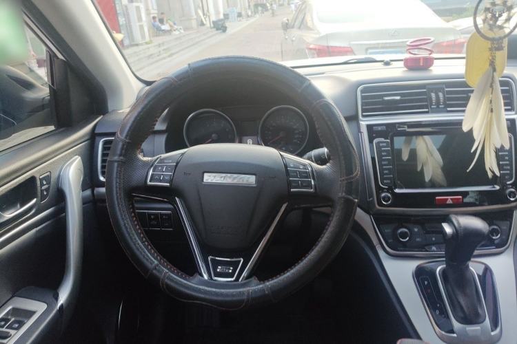 Used Haval M6 2017 1.5T Automatic Two-Wheel Drive Elite Model Steering Wheel