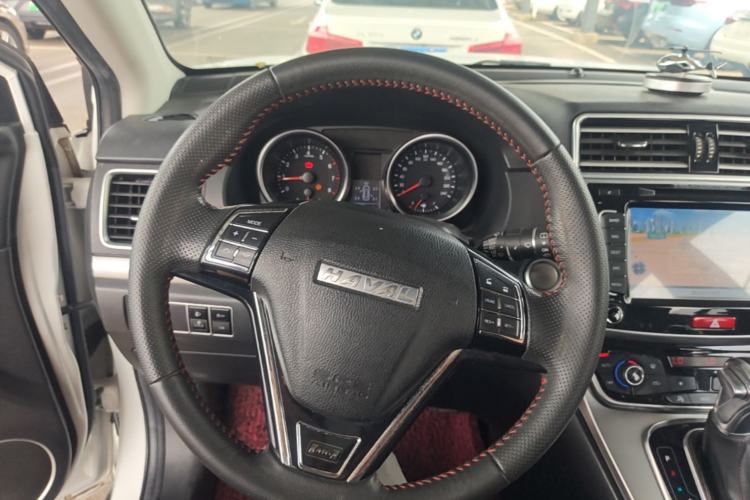 Used Haval M6 2017 1.5T Automatic Two-Wheel Drive Elite Model Steering Wheel