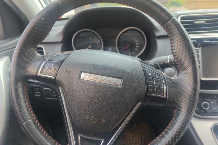 Used Haval M6 2017 1.5T Automatic Two-Wheel Drive Elite Model Steering Wheel