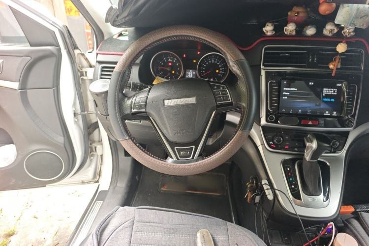 Used Haval M6 2017 1.5T Automatic Two-Wheel Drive Prestige Model Steering Wheel