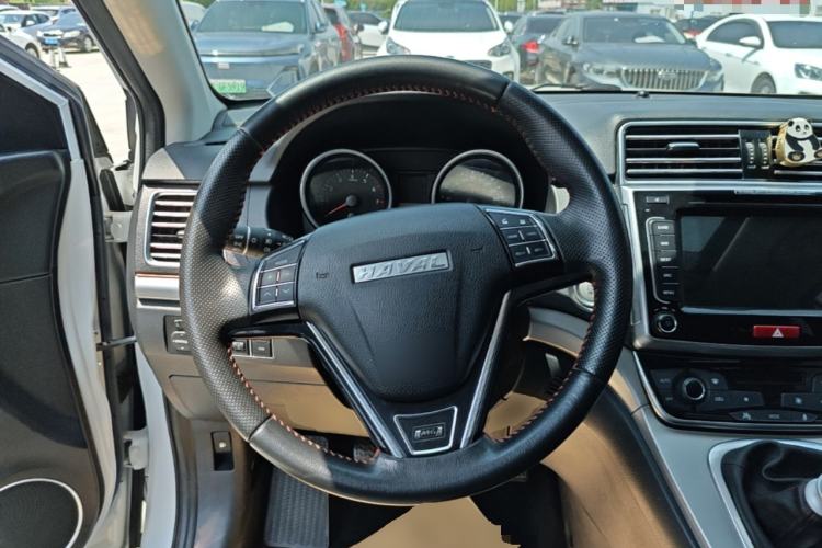 Used Haval M6 2017 1.5T Manual Two-Wheel Drive Elite Model Steering Wheel
