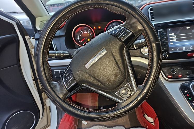 Used Haval M6 2017 1.5T Automatic Two-Wheel Drive Prestige Model Steering Wheel