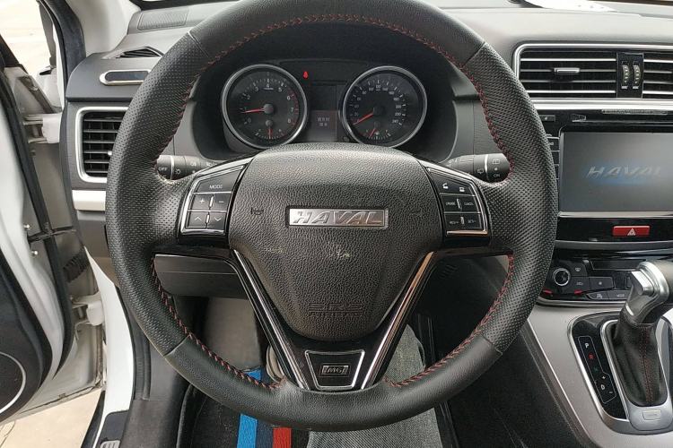 Used Haval M6 2017 1.5T Automatic Two-Wheel Drive Elite Model Steering Wheel