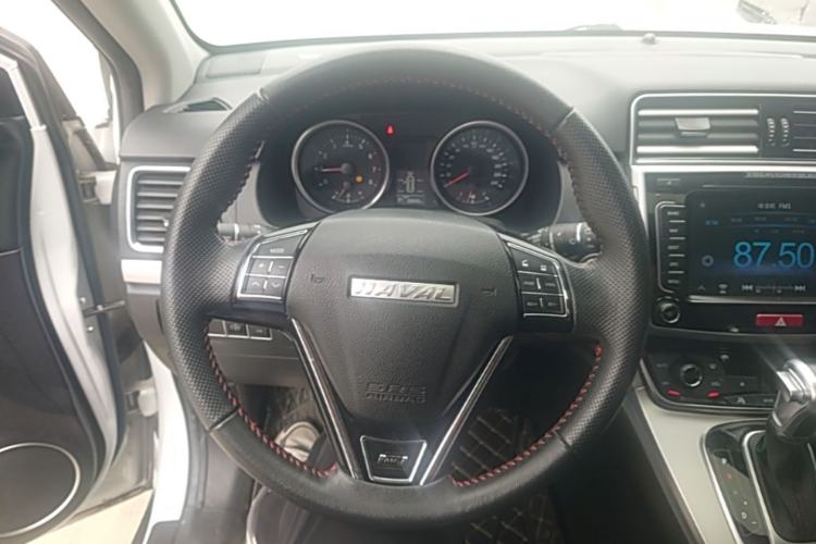 Used Haval M6 2017 1.5T Automatic Two-Wheel Drive Elite Model Steering Wheel