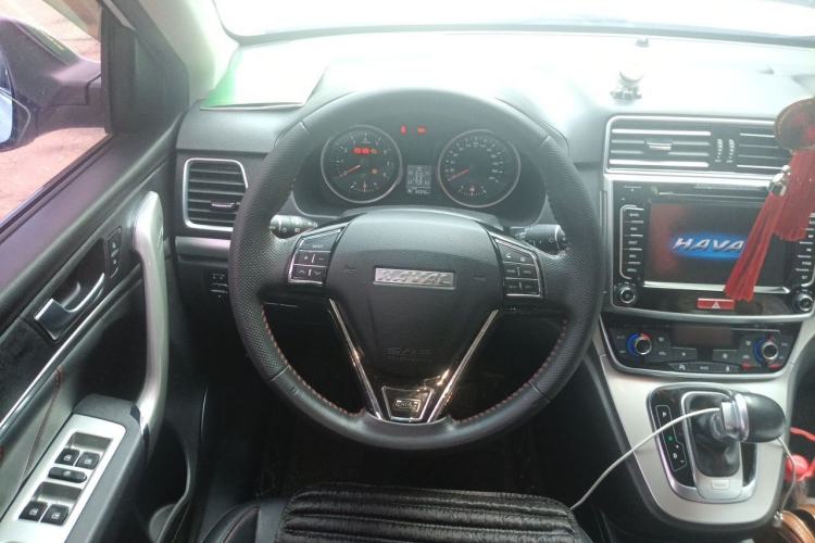 Used Haval M6 2017 1.5T Automatic Two-Wheel Drive Elite Model Steering Wheel