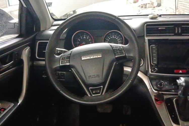Used Haval M6 2017 1.5T Automatic Two-Wheel Drive Elite Model Steering Wheel