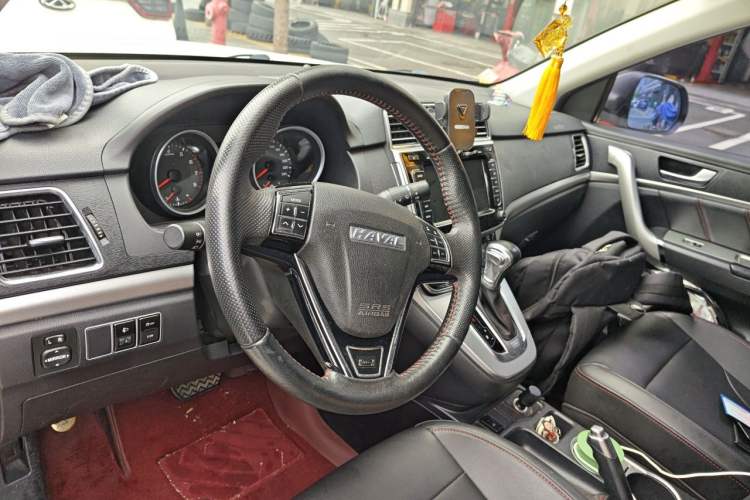 Used Haval M6 2017 1.5T Automatic Two-Wheel Drive Prestige Model Steering Wheel