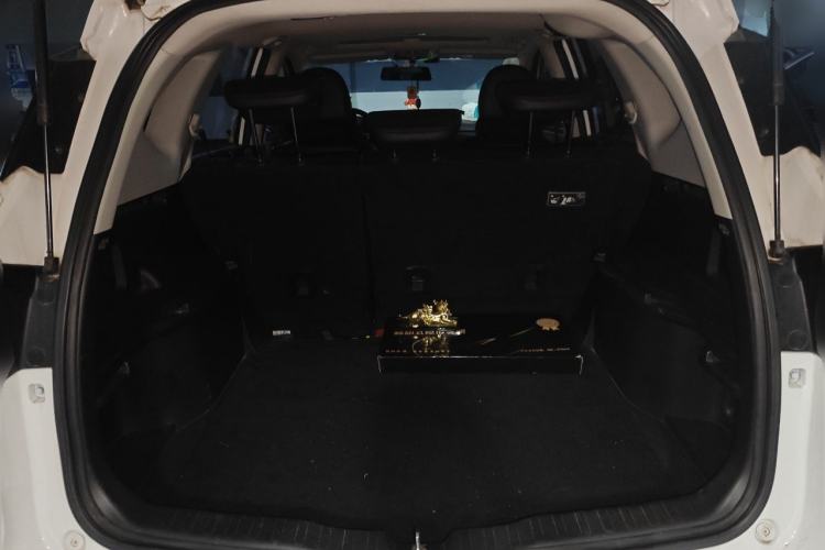Used Haval M6 2017 1.5T Automatic Two-Wheel Drive Elite Model Trunk