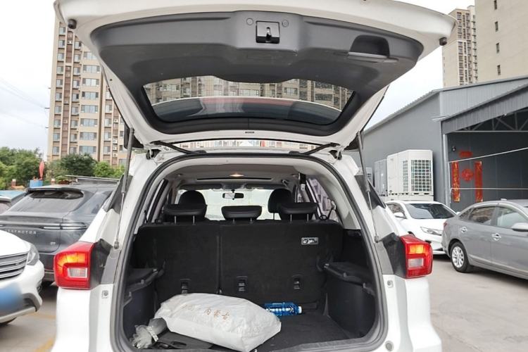 Used Haval M6 2017 1.5T Manual Two-Wheel Drive Elite Model Trunk