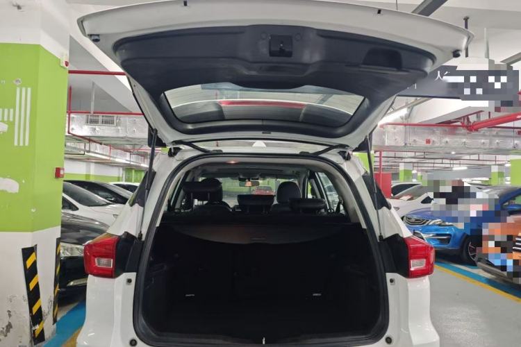 Used Haval M6 2017 1.5T Automatic Two-Wheel Drive Prestige Model Trunk