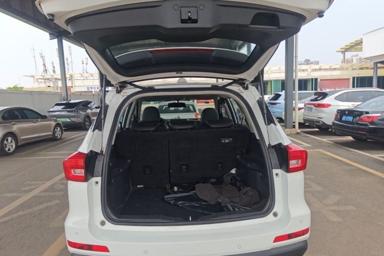 Used Haval M6 2017 1.5T Automatic Two-Wheel Drive Elite Model Trunk