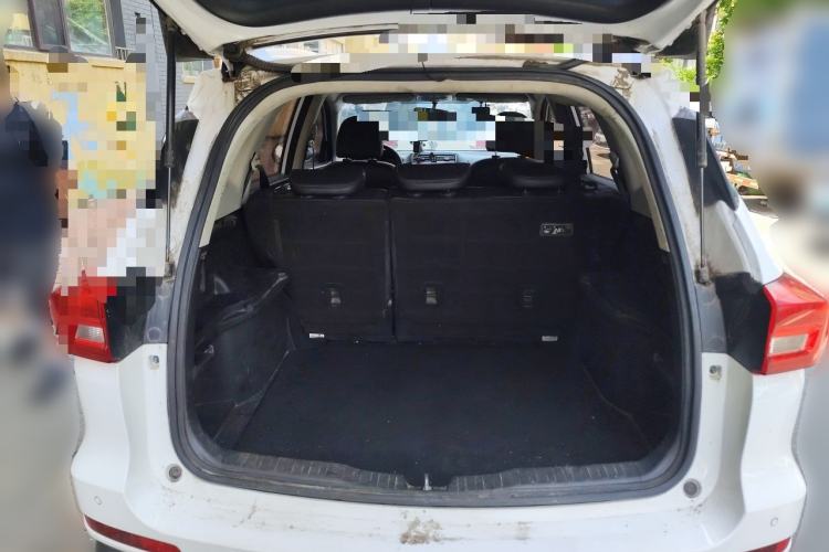 Used Haval M6 2017 1.5T Automatic Two-Wheel Drive Elite Model Trunk
