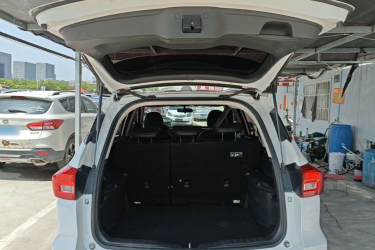 Used Haval M6 2017 1.5T Manual Two-Wheel Drive Elite Model Trunk