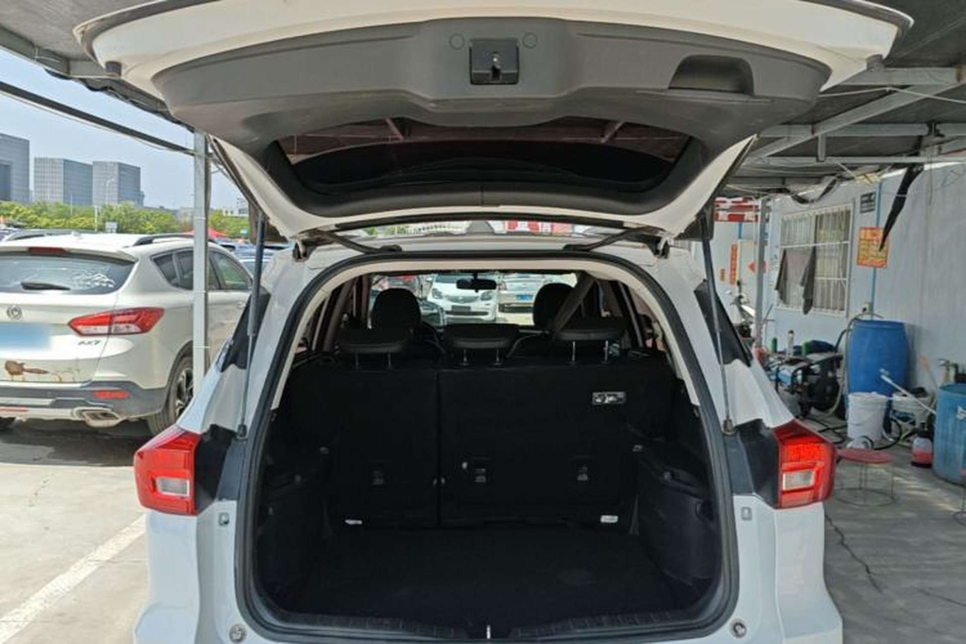 Used Haval M6 2017 1.5T Manual Two-Wheel Drive Elite Model Trunk