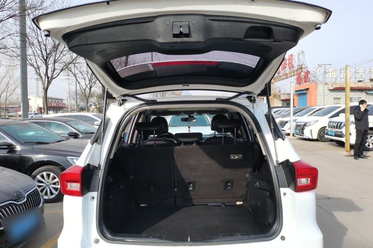 Used Haval M6 2017 1.5T Automatic Two-Wheel Drive Elite Model Trunk
