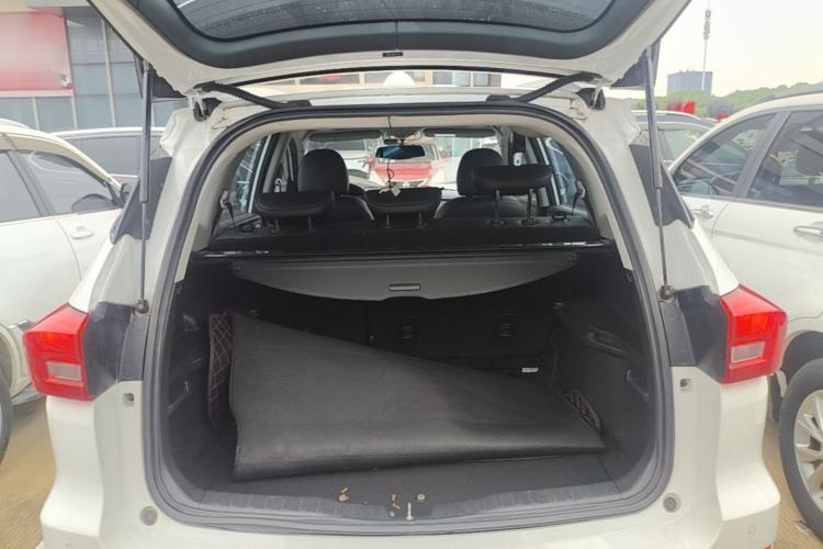 Used Haval M6 2017 1.5T Automatic Two-Wheel Drive Prestige Model Trunk