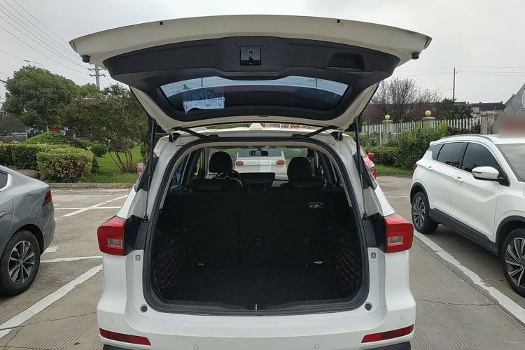 Used Haval M6 2017 1.5T Automatic Two-Wheel Drive Elite Model Trunk