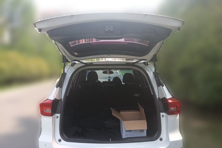 Used Haval M6 2017 1.5T Automatic Two-Wheel Drive Elite Model Trunk