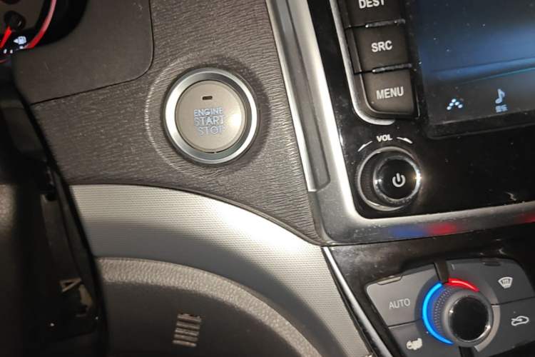 Used Haval M6 2017 1.5T Automatic Two-Wheel Drive Elite Model Vehicle Key