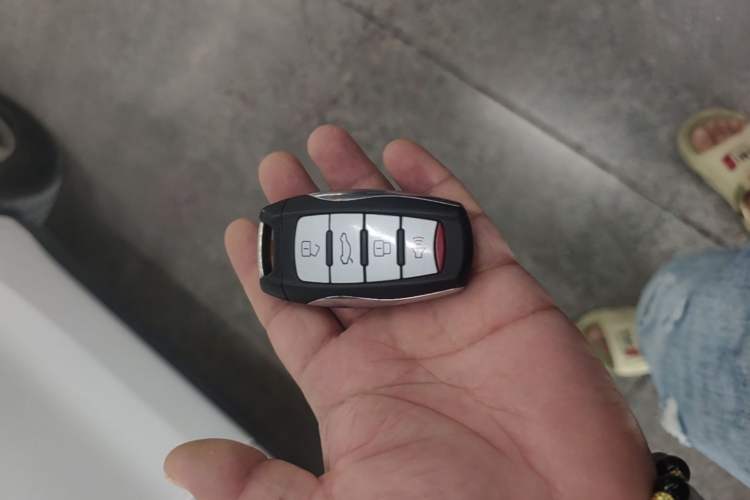 Used Haval M6 2017 1.5T Manual Two-Wheel Drive Urban Version Vehicle Key
