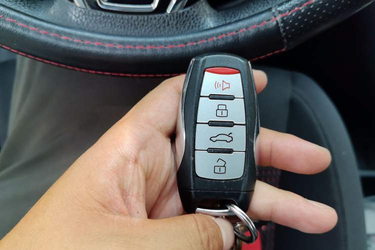 Used Haval M6 2017 1.5T Manual Two-Wheel Drive Urban Version Vehicle Key