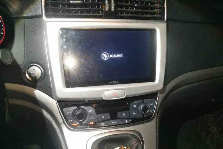 Used Haval M6 2018 1.5T Manual Two-Wheel Drive Elite Model Audio And AC Panel