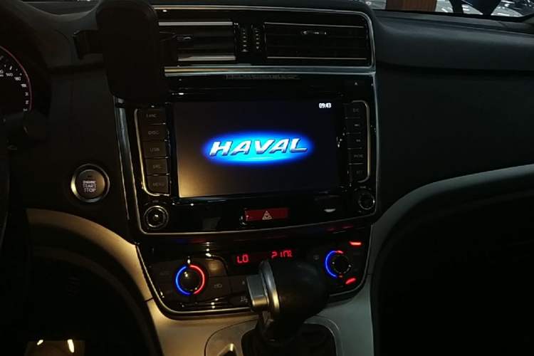 Used Haval M6 2018 1.5T DCT Two-Wheel Drive Elite Model Audio And AC Panel