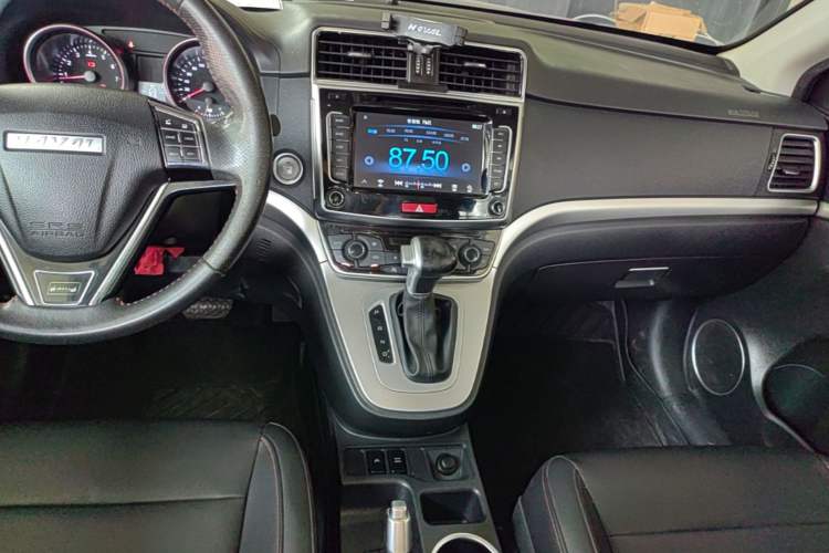 Used Haval M6 2018 Revised Version 1.5T DCT Two-Wheel Drive Elite Edition Audio And AC Panel