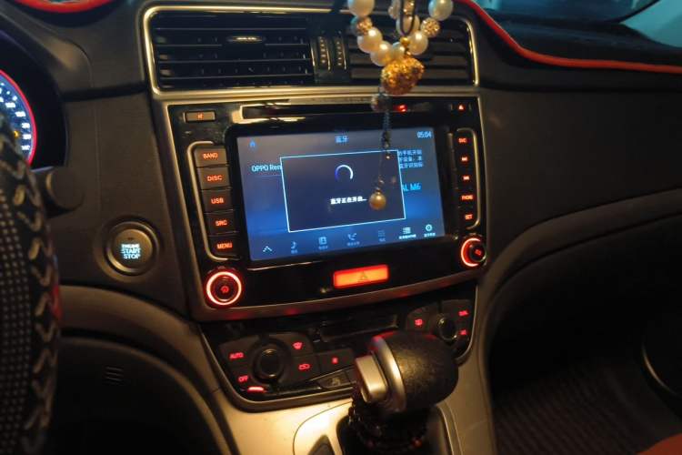 Used Haval M6 2018 Revised Version 1.5T DCT Two-Wheel Drive Elite Edition Audio And AC Panel