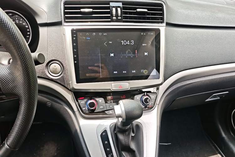 Used Haval M6 2018 Revised Version 1.5T DCT Two-Wheel Drive Elite Edition Audio And AC Panel