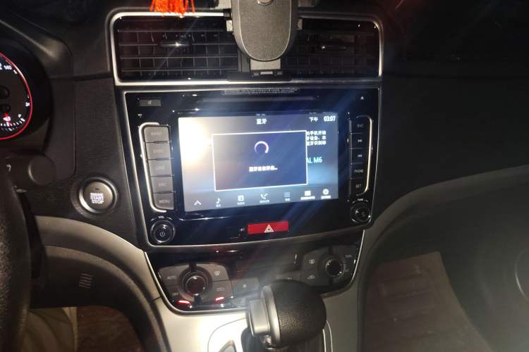 Used Haval M6 2018 1.5T DCT Two-Wheel Drive Elite Model Audio And AC Panel
