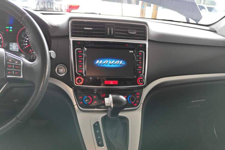 Used Haval M6 2018 Revised Version 1.5T DCT Two-Wheel Drive Elite Edition Audio And AC Panel