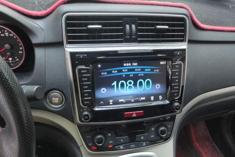 Used Haval M6 2018 1.5T Manual Two-Wheel Drive Elite Model Audio And AC Panel