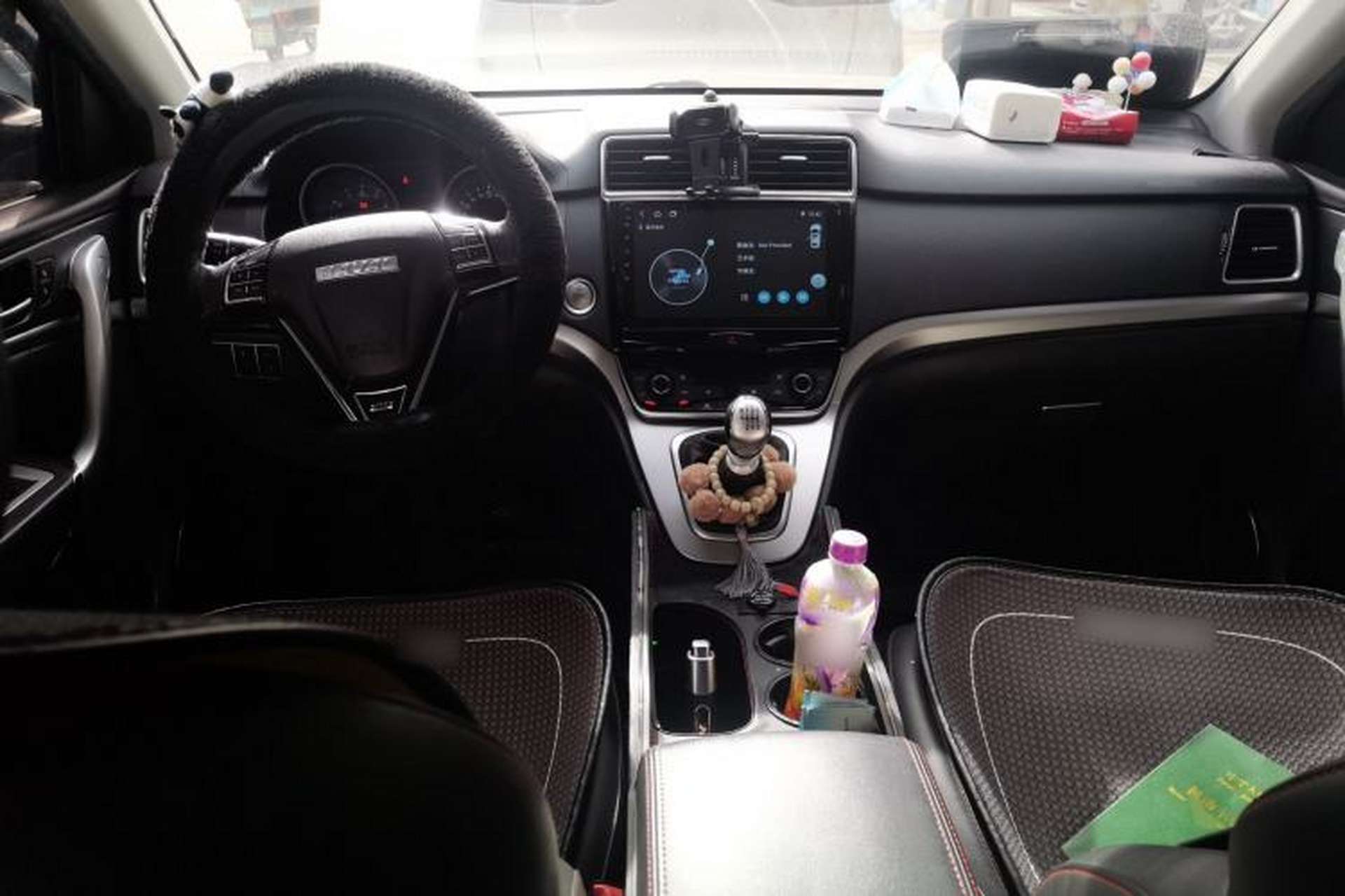 Used Haval M6 2018 1.5T Manual Two-Wheel Drive Elite Model Center Console