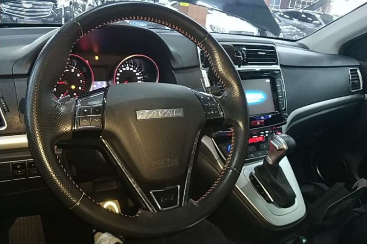 Used Haval M6 2018 1.5T DCT Two-Wheel Drive Elite Model Center Console