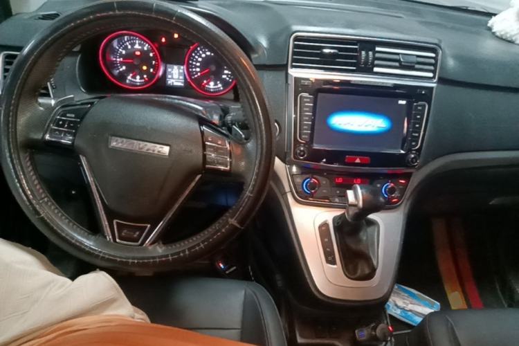 Used Haval M6 2018 1.5T DCT Two-Wheel Drive Elite Model Center Console