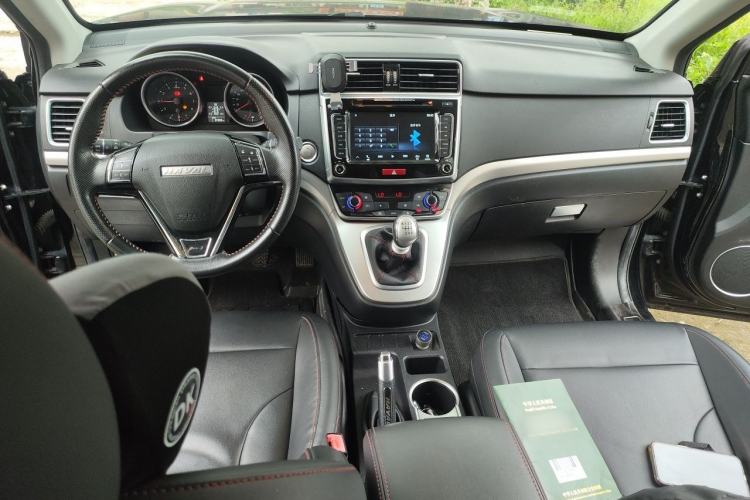 Used Haval M6 2018 1.5T Manual Two-Wheel Drive Elite Model Center Console