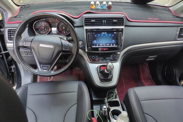 Used Haval M6 2018 1.5T Manual Two-Wheel Drive Elite Model Center Console