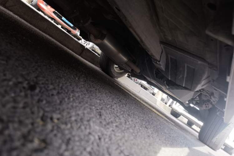 Used Haval M6 2018 1.5T Manual Two-Wheel Drive Elite Model Chassis Front Left