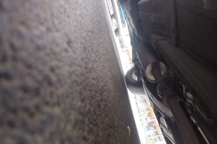 Used Haval M6 2018 1.5T Manual Two-Wheel Drive Elite Model Chassis Front Right