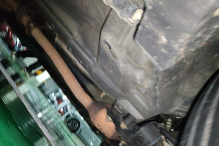 Used Haval M6 2018 1.5T Manual Two-Wheel Drive Elite Model Chassis Front Right