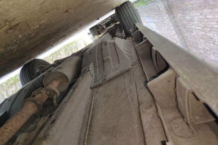Used Haval M6 2018 1.5T Manual Two-Wheel Drive Elite Model Chassis Front Right