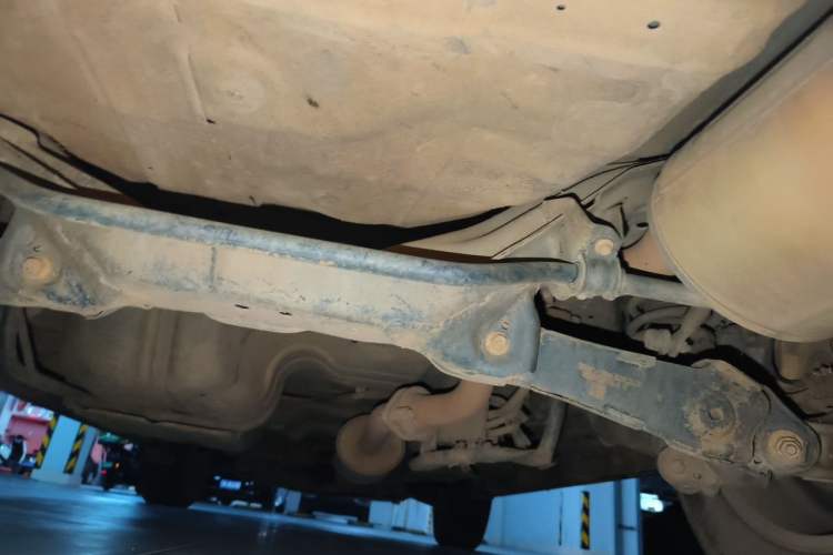 Used Haval M6 2018 Revised Version 1.5T DCT Two-Wheel Drive Elite Edition Chassis Rear
