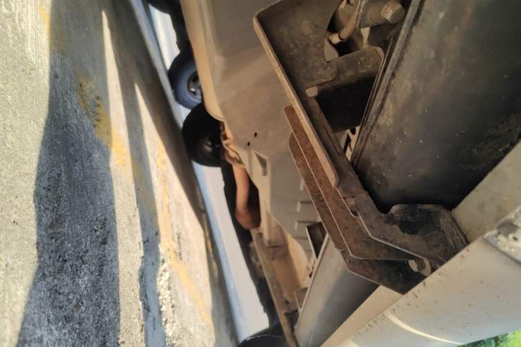 Used Haval M6 2018 1.5T DCT Two-Wheel Drive Elite Model Chassis Rear Right
