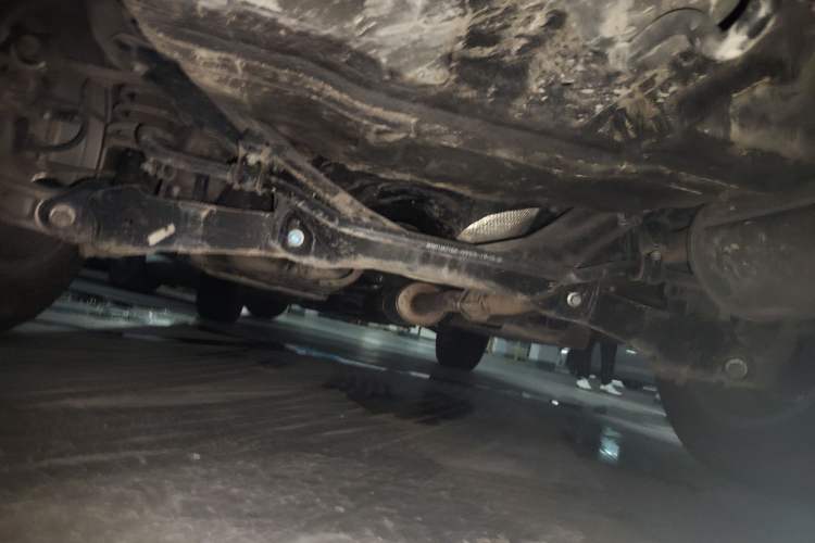 Used Haval M6 2018 1.5T DCT Two-Wheel Drive Elite Model Chassis Rear
