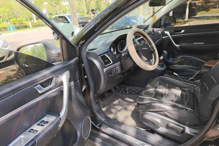 Used Haval M6 2018 1.5T Manual Two-Wheel Drive Urban Model Driver Seat